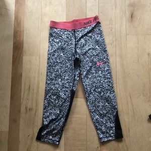 Nike Pro Crop pants